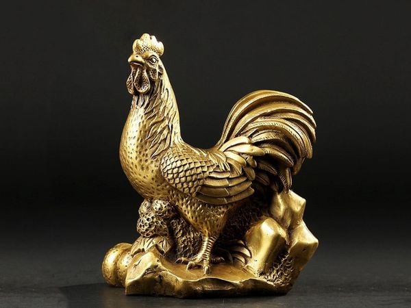 Tượng gà phong thủy bằng đồng