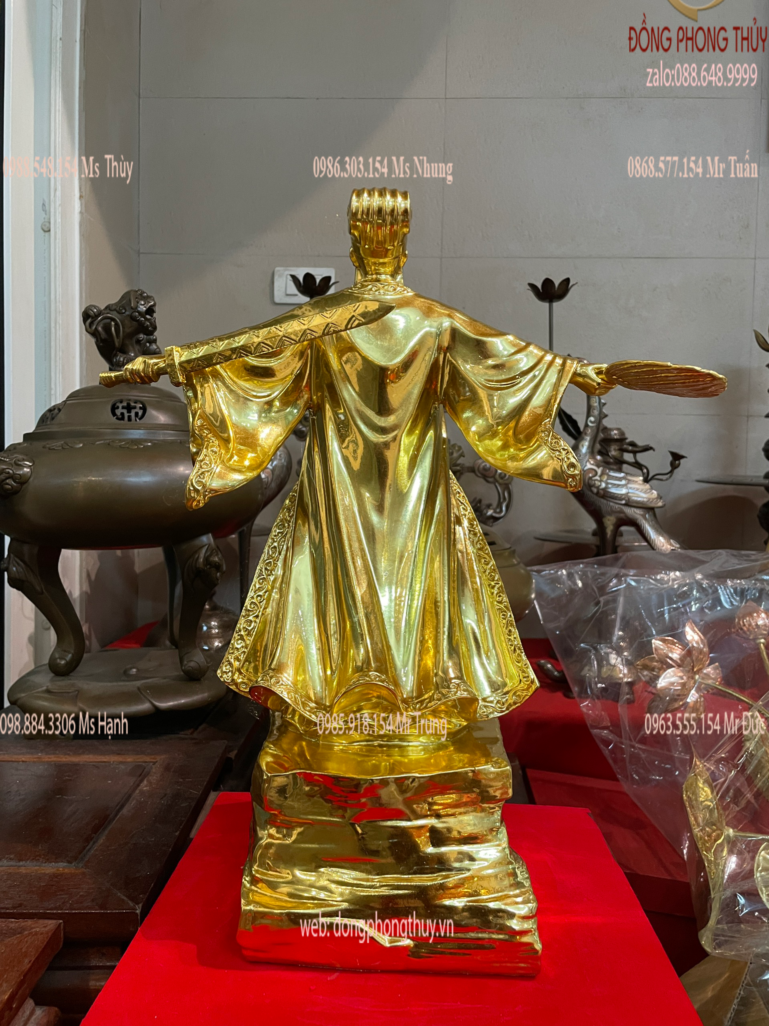 Tượng Khổng Minh Gia Cát Lượng bằng đồng dát vàng 24k