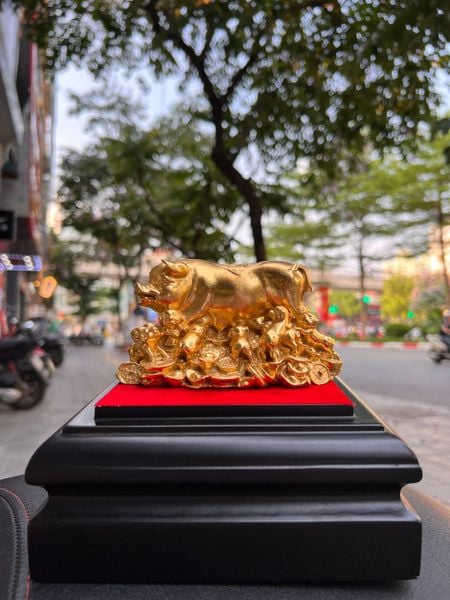 Tượng Heo phong thủy bằng đồng dát vàng 24k