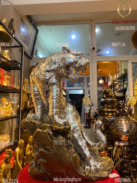Tượng hổ bằng đồng dát bạc