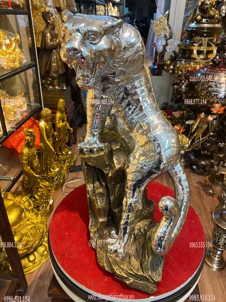 Tượng hổ bằng đồng dát bạc