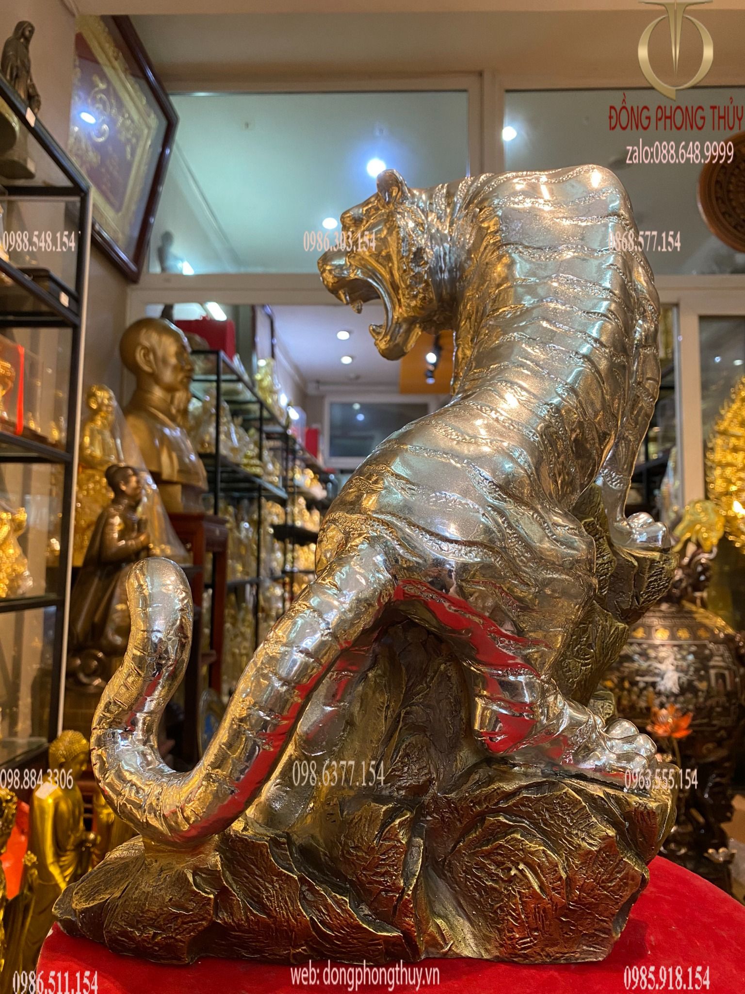 Tượng hổ bằng đồng dát bạc cao 41 ngang 31 sâu 15cm