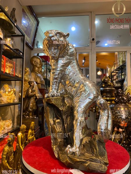 Tượng hổ bằng đồng dát bạc