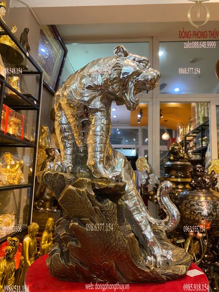 Tượng hổ bằng đồng dát bạc