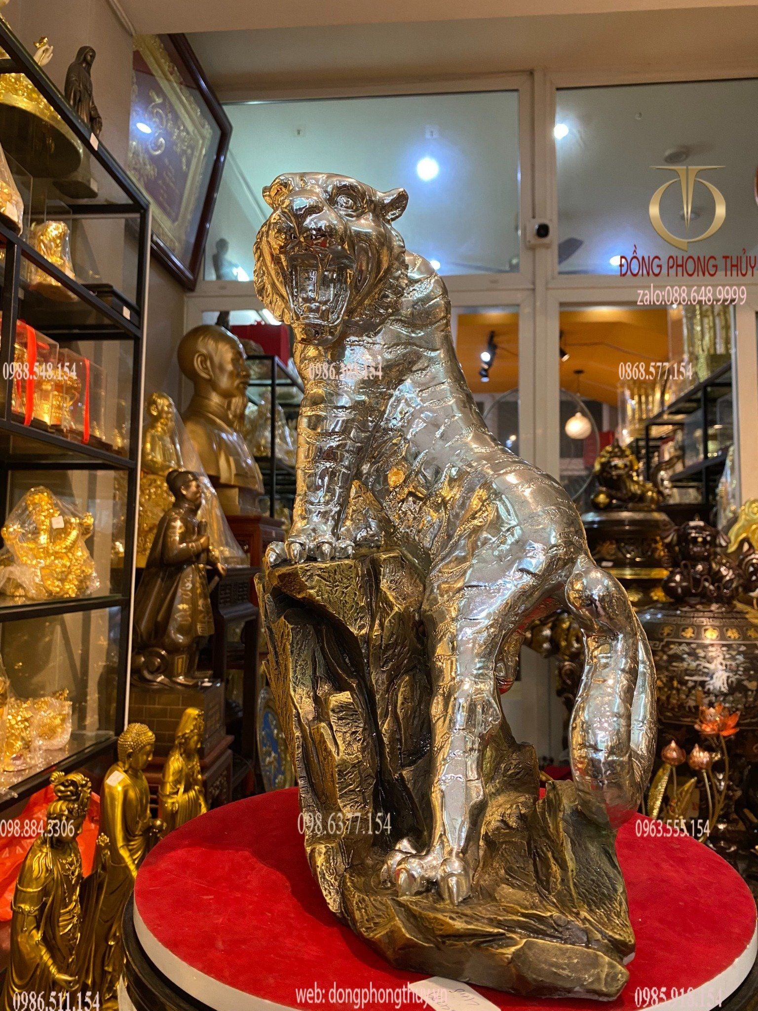 Tượng hổ bằng đồng dát bạc cao 41 ngang 31 sâu 15cm