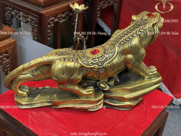 tượng hổ phong thủy đế tùng bằng đồng ngang 33cm