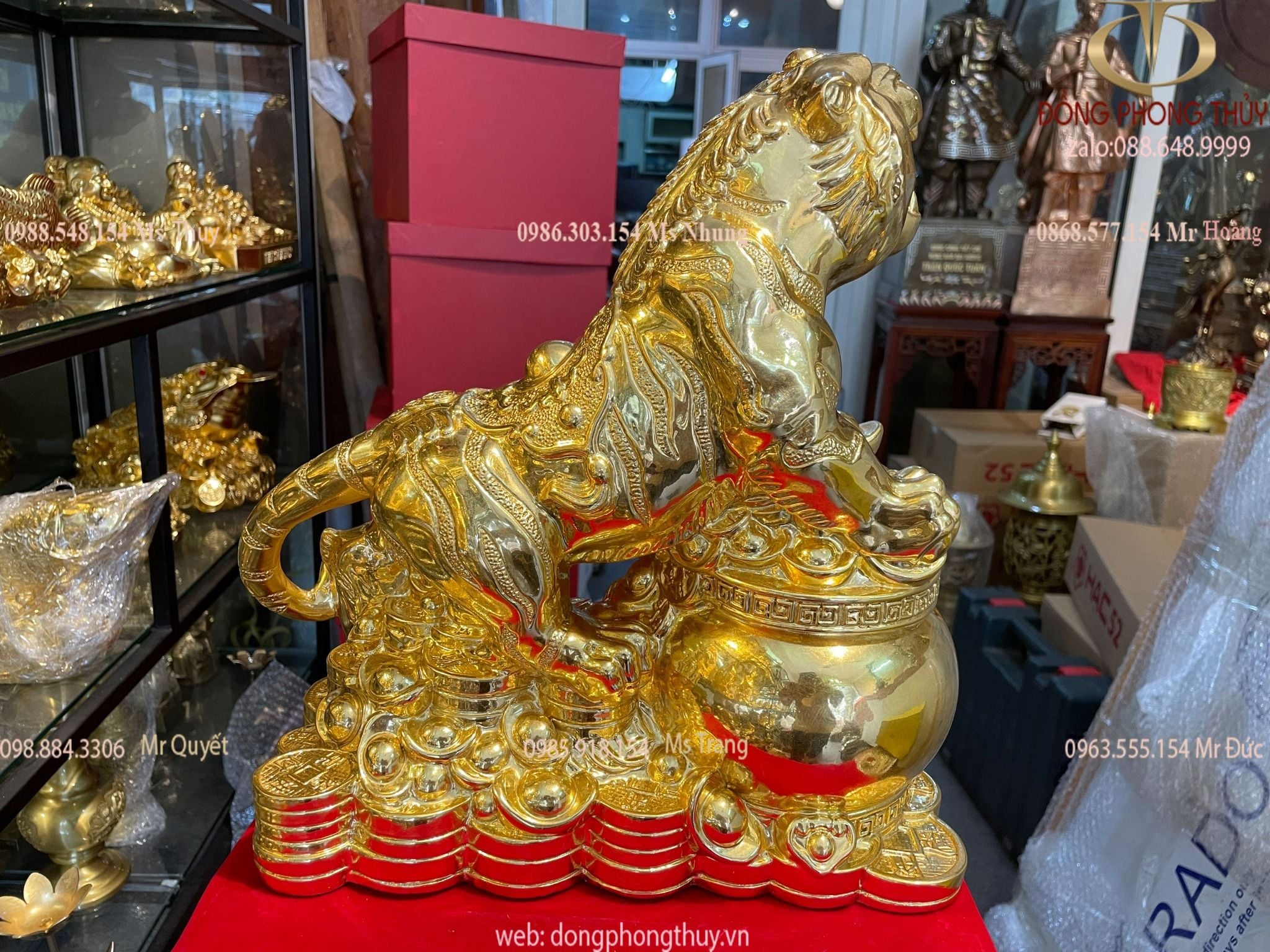 Tượng hổ mạ vàng 24k ôm hũ tiền bằng đồng