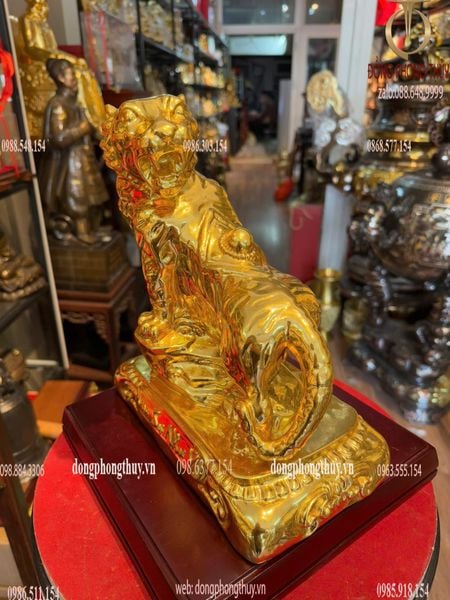 Tượng hổ bằng đồng vạn sự như ý dát vàng 24k cao 27 nặng 5kg chữ Việt
