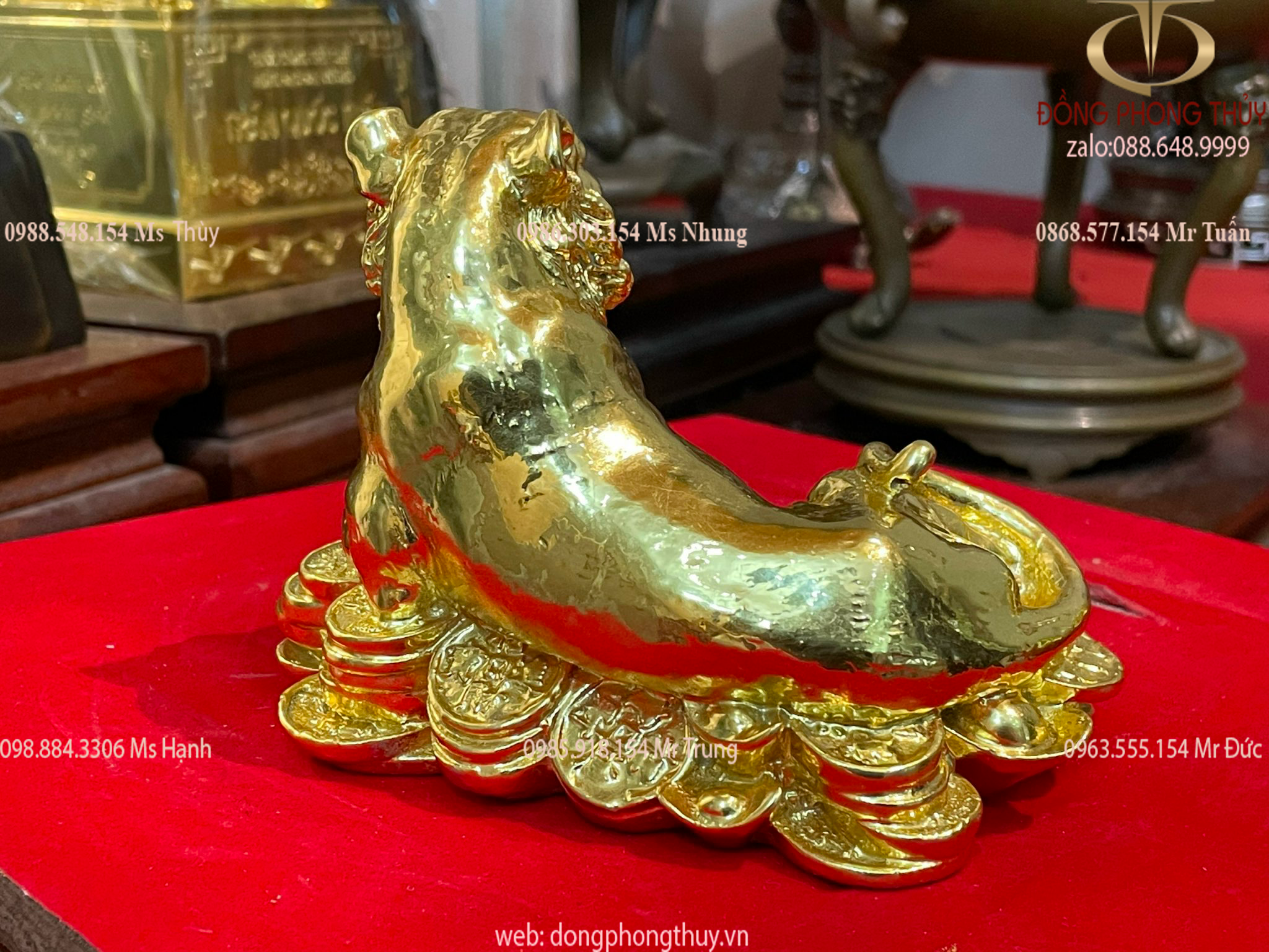 Tượng Hổ mạ vàng