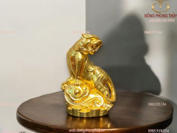 Quà tặng sếp tượng hổ phong thủy bằng đồng mạ vàng 24k