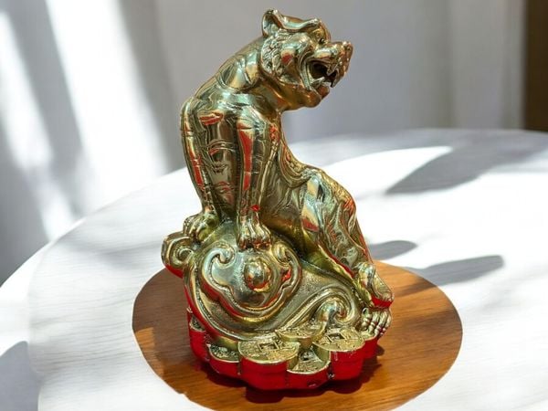 Tượng hổ phong thủy bằng đồng Cao 14, ngang 12,5, sâu 9,5 nặng 1,3kg