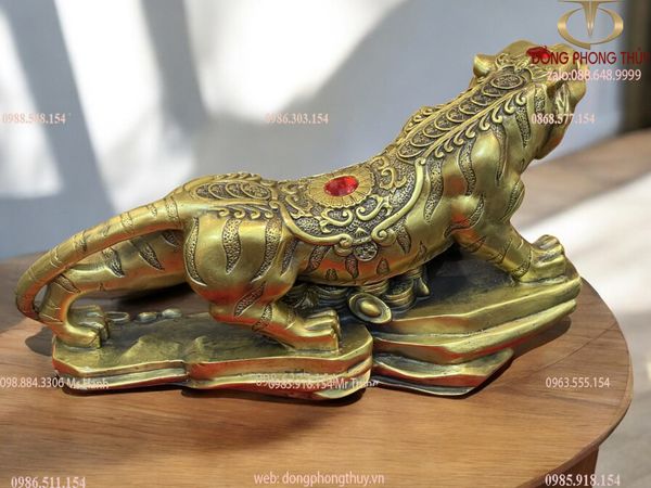 tượng hổ phong thủy đế tùng bằng đồng ngang 33cm