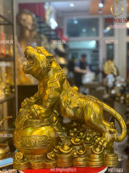 Tượng hổ bằng đồng Cao 43 ngang 40 sâu 19 nặng 9 kg