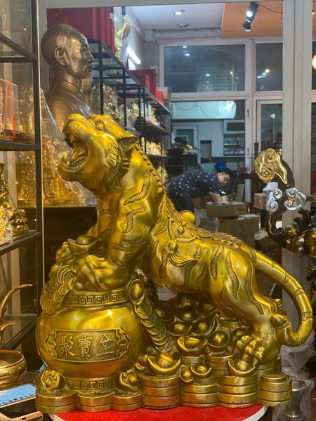 Tượng hổ bằng đồng Cao 43 ngang 40 sâu 19 nặng 9 kg