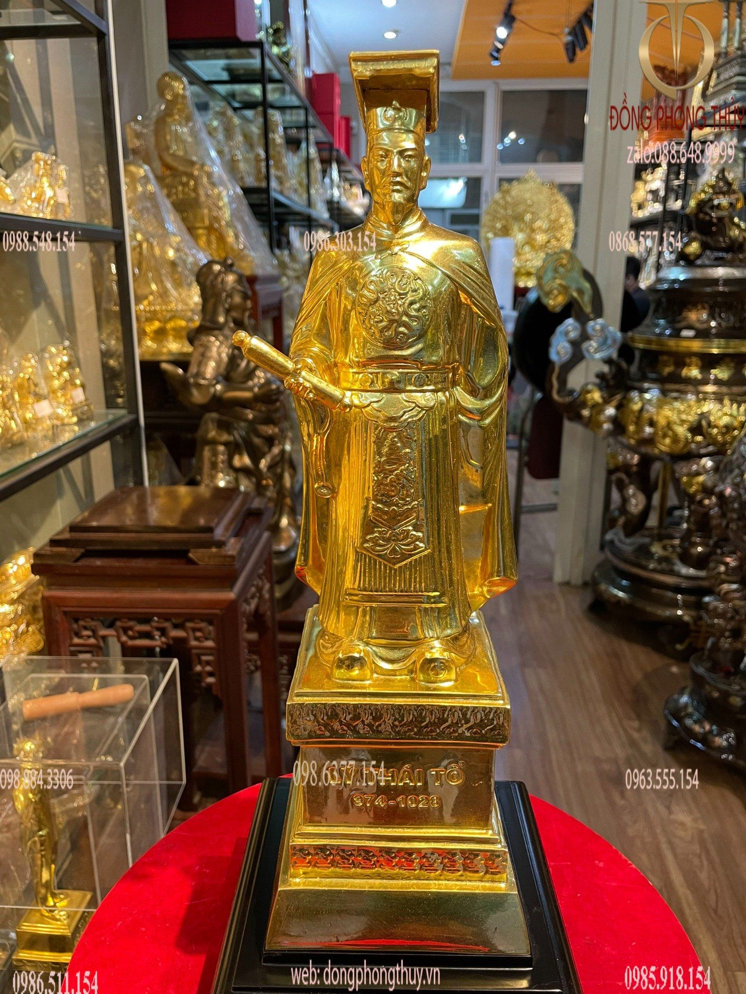 Tượng Lý Thái Tổ bằng đồng dát vàng