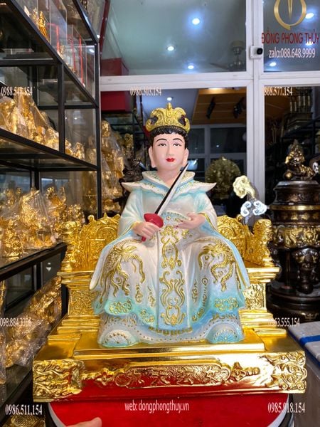 Tượng mẹ cửu thiên huyền nữ bằng đồng đỏ vẽ màu.