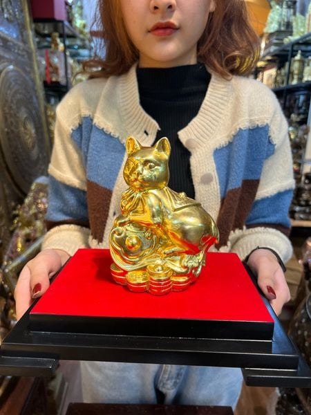 Quà tặng sếp tượng mèo phong thủy dát bằng đồng dát vàng 24k