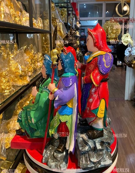 Tượng ngũ công vương bằng đồng đỏ vẽ màu