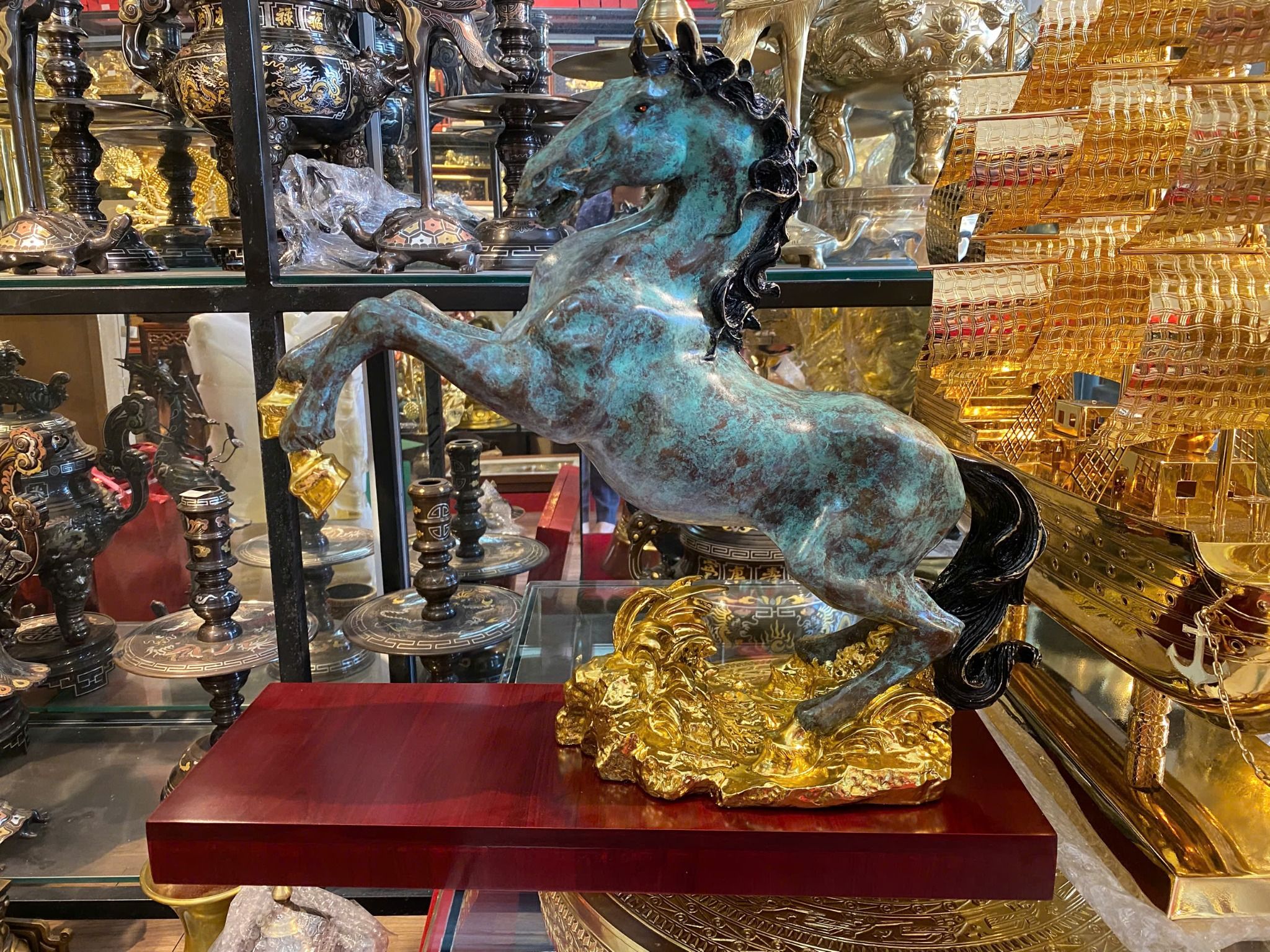 Tượng ngựa bằng đồng cao 46cm nặng 7,3kg