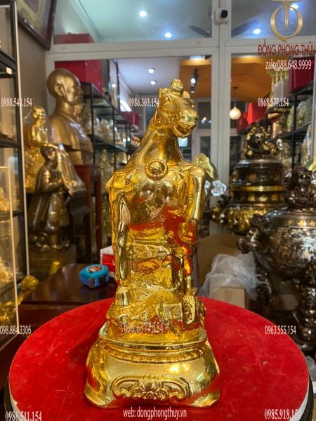 Tượng ngựa mạ vàng dát vàng 24K cao 30 ngang 24 sâu 15 nặng 5 kg