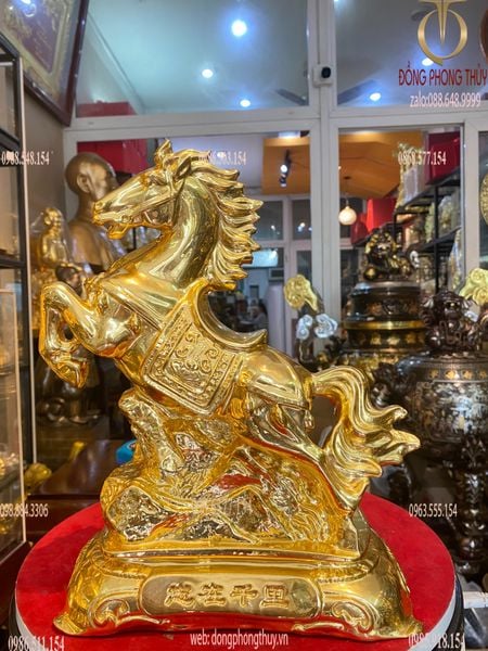 Tượng ngựa mạ vàng dát vàng 24K cao 30 ngang 24 sâu 15 nặng 5 kg
