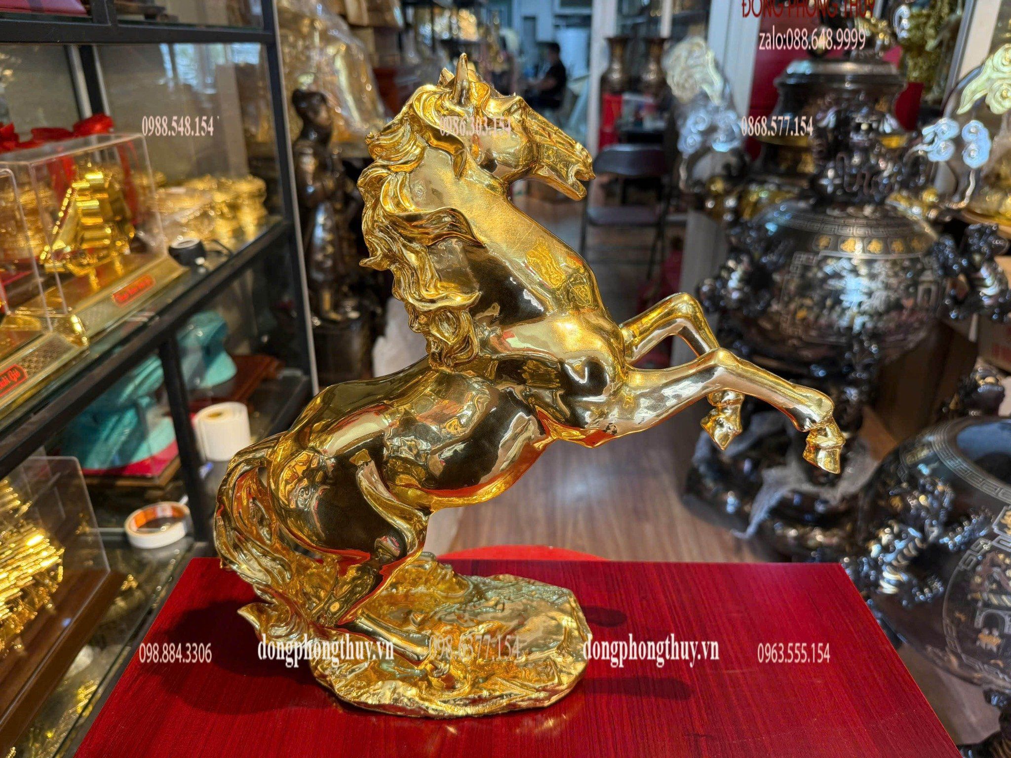 Tượng ngựa dát vàng 24k