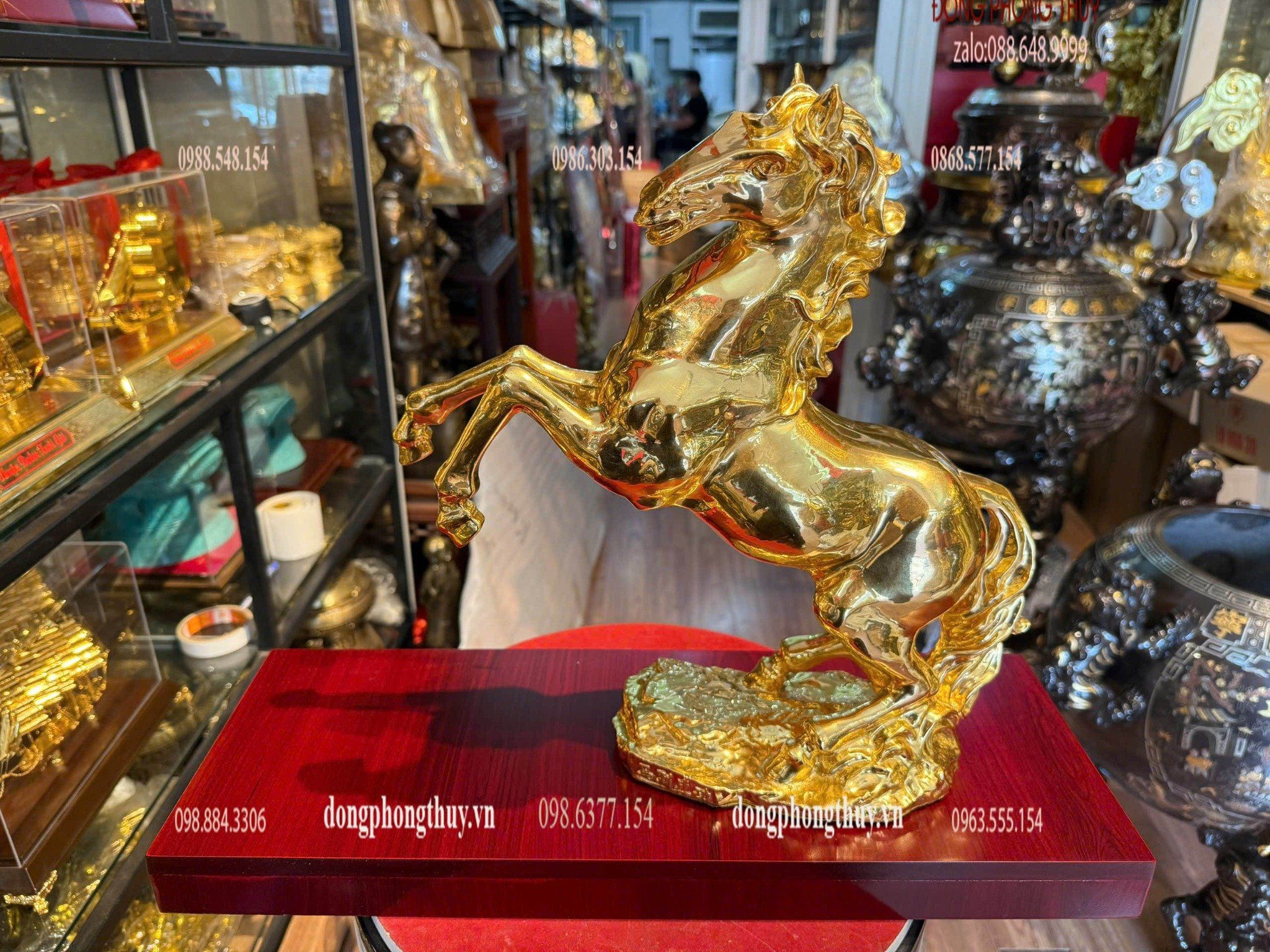 Tượng ngựa dát vàng 24k