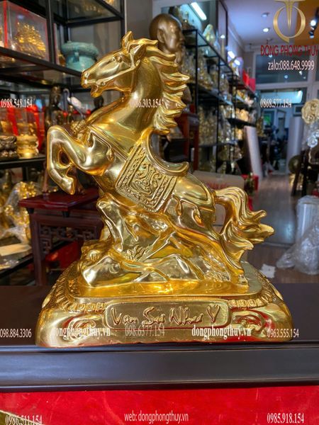 Tượng ngựa mạ vàng bằng đồng dát vàng 24k