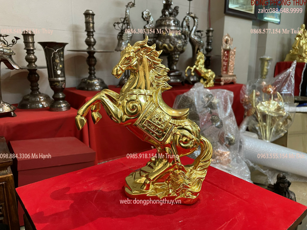 tượng ngựa phong thủy bằng đồng dát vàng 24k