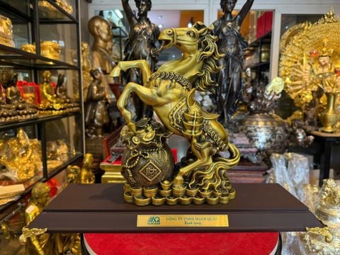 Tượng ngựa hũ vàng bằng đồng cao 31 ngang 25cm nặng 3,2kg
