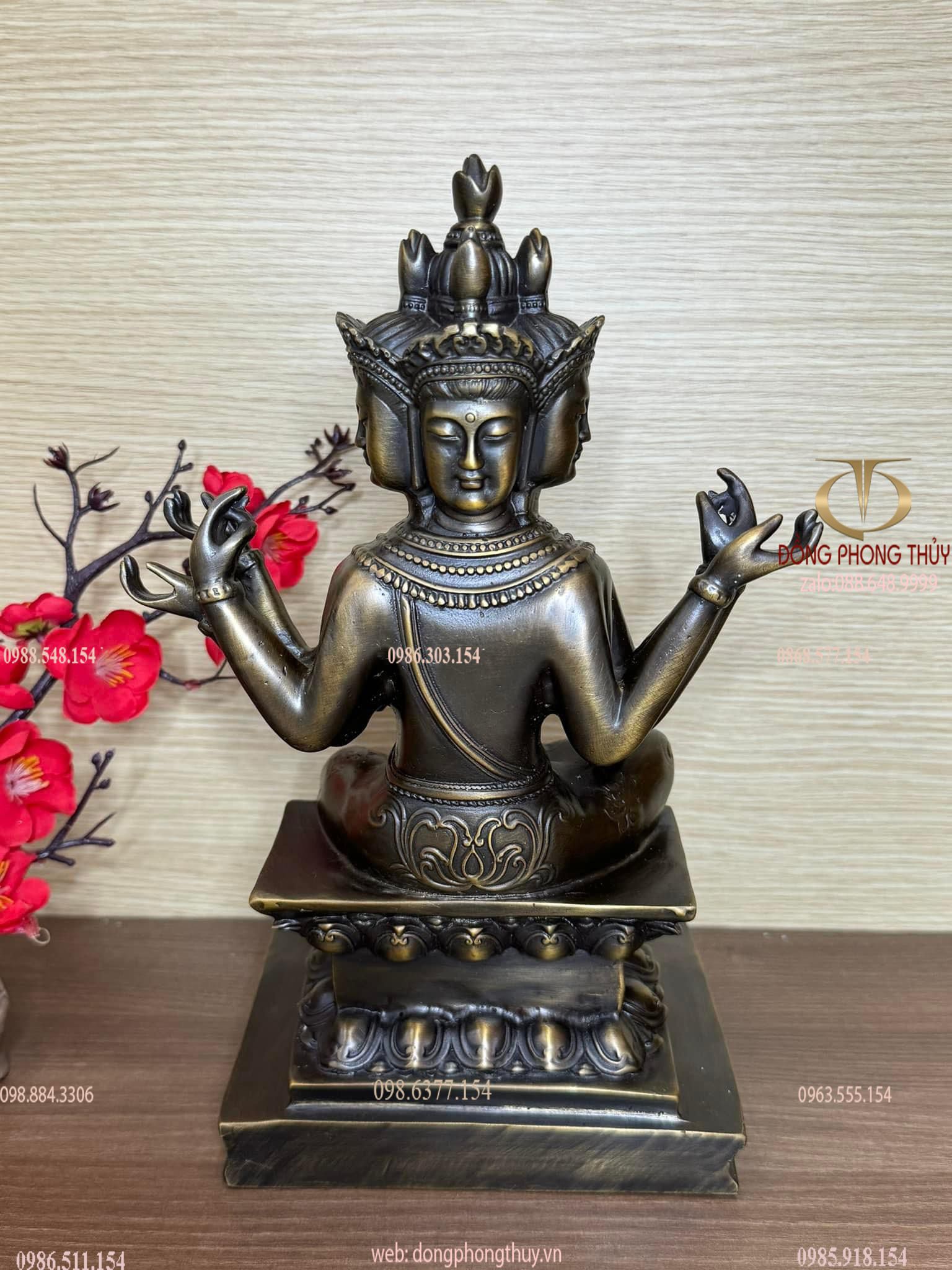 Tượng tứ diện bằng đồng màu hun nâu