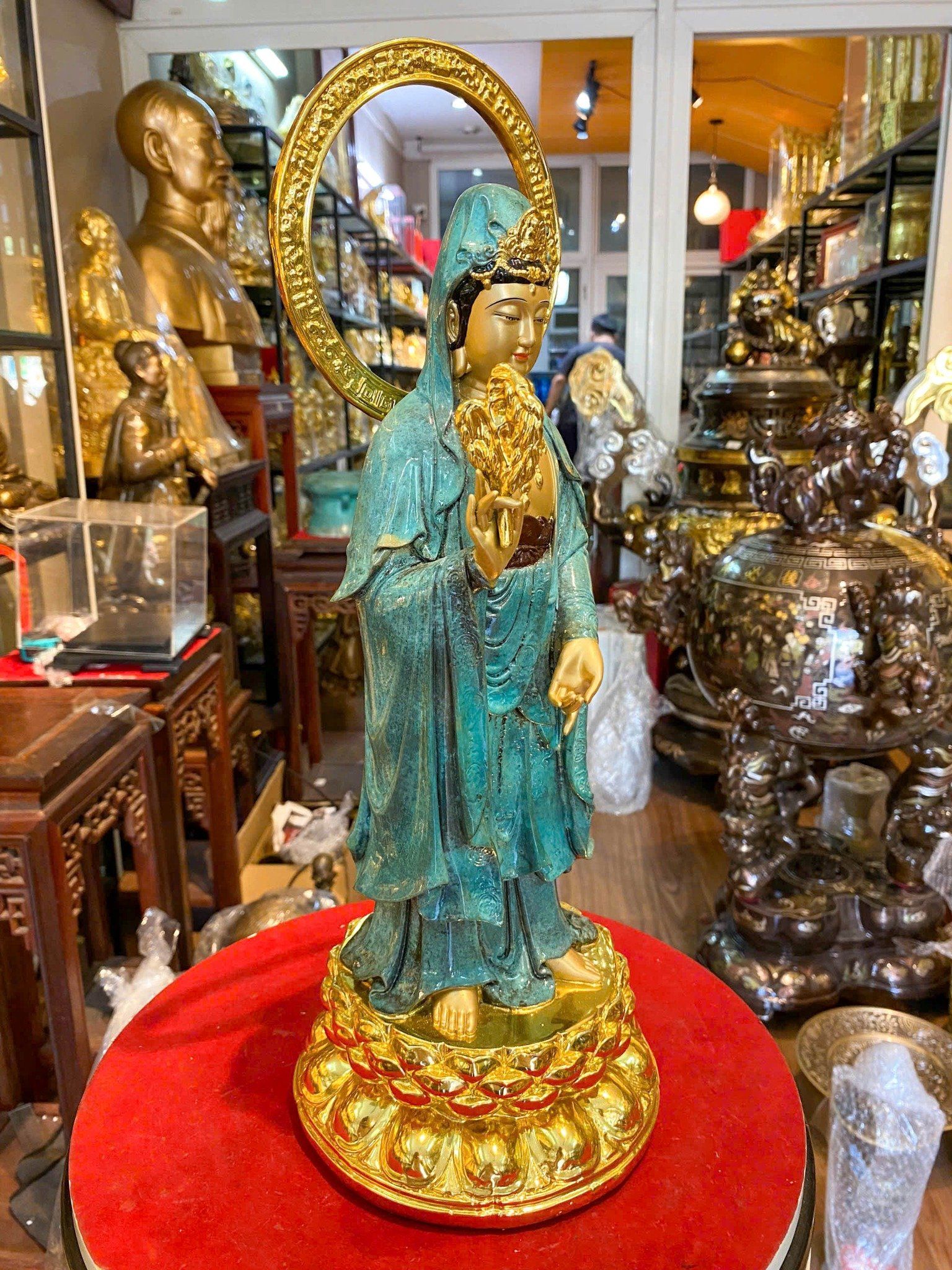 Tượng Quan Âm bằng đồng cao 45cm