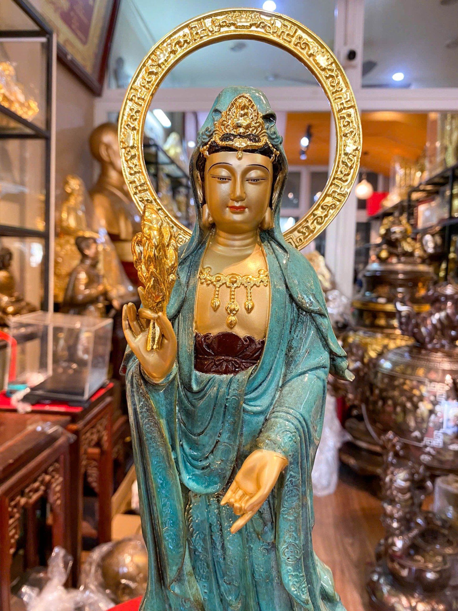 Tượng Quan Âm bằng đồng cao 45cm