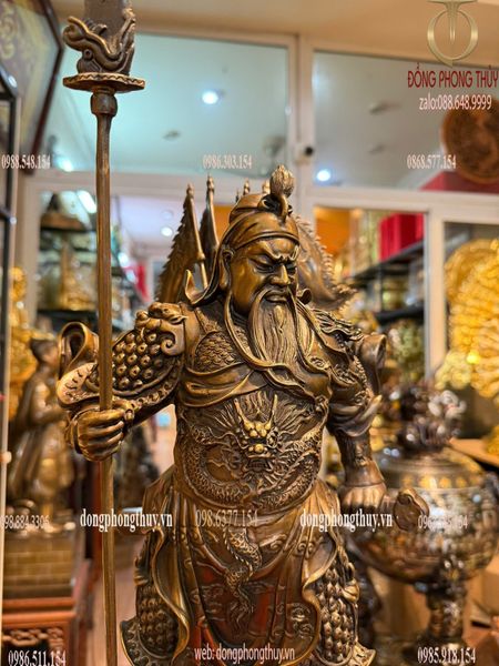 Tượng quan công bằng đồng cao Đến đầu 47 đến đao 54 ngang 24 nặng 9,8kg