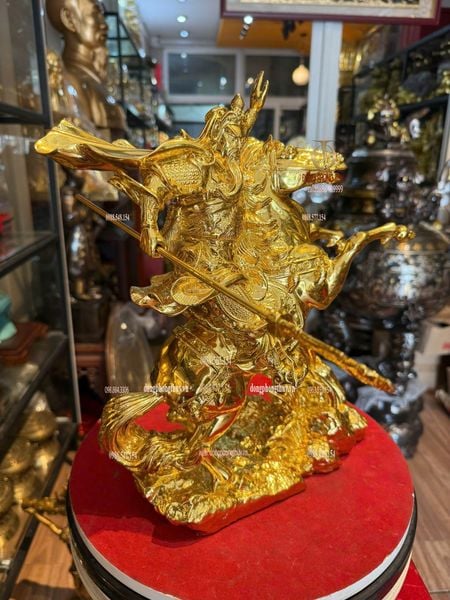 Tượng quan công cưỡi ngựa dát vàng