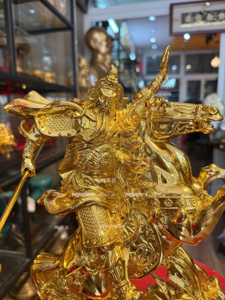 Tượng quan công cưỡi ngựa dát vàng