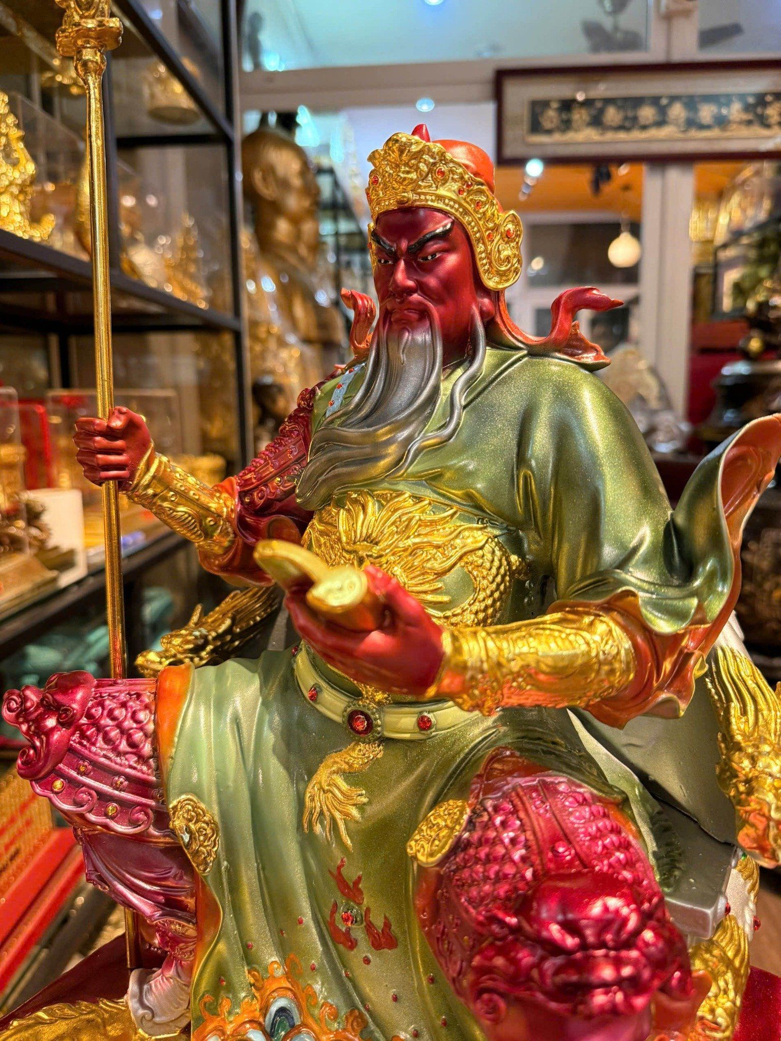 Quan thánh đế quân cao 40 nặng 13,5kg