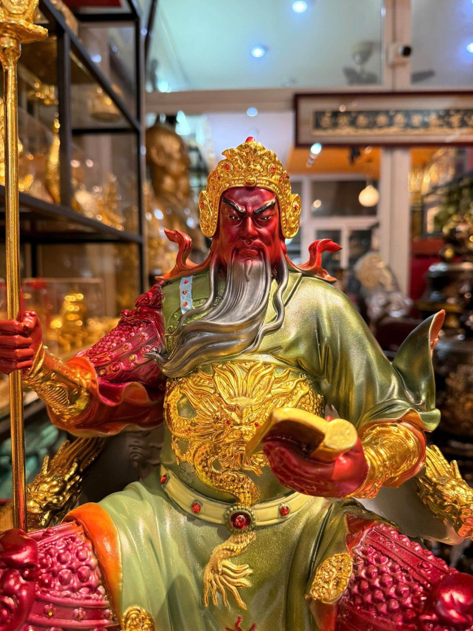 Quan thánh đế quân cao 40 nặng 13,5kg
