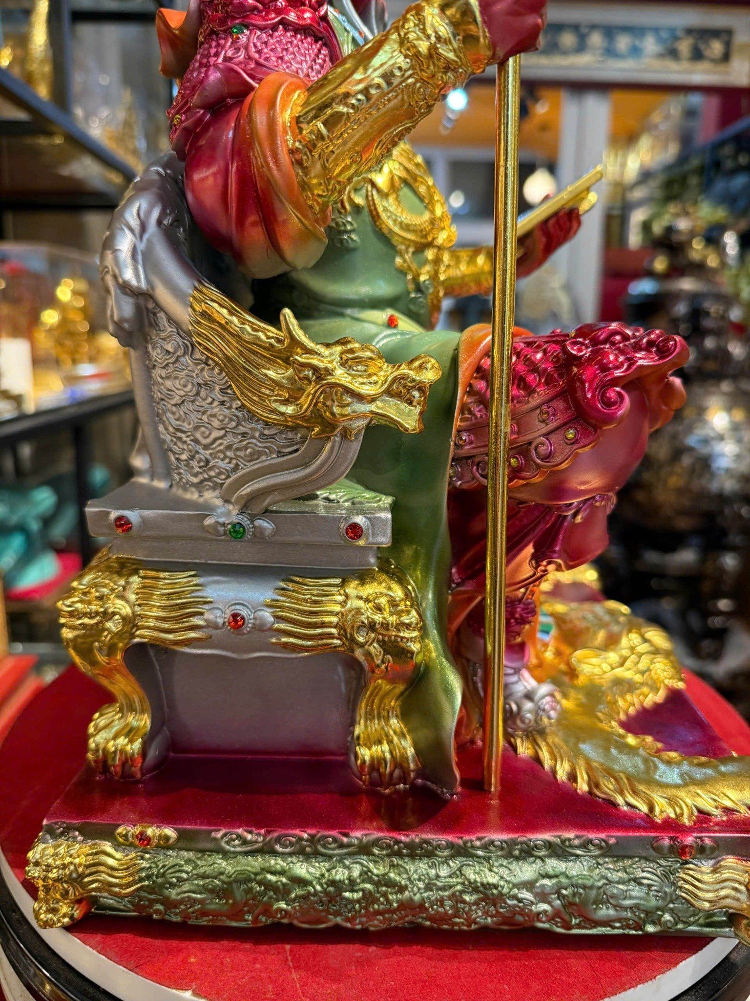 Quan thánh đế quân cao 40 nặng 13,5kg