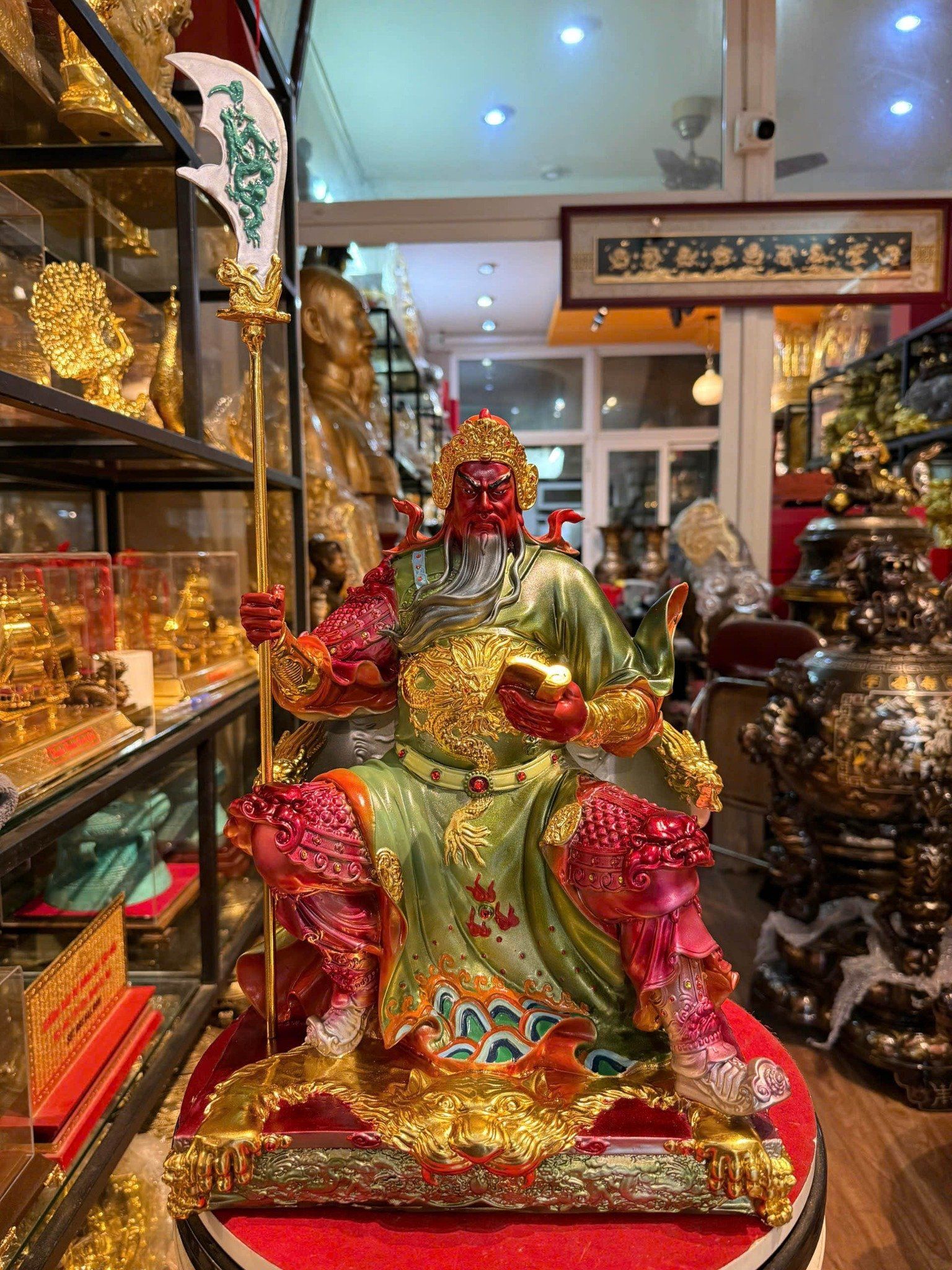 Quan thánh đế quân cao 40 nặng 13,5kg