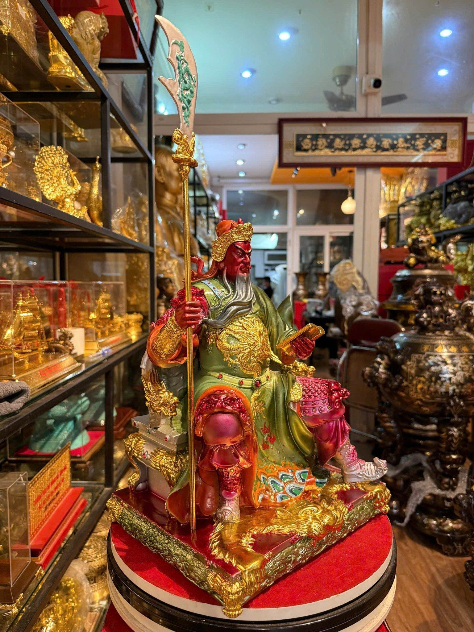 Quan thánh đế quân cao 40 nặng 13,5kg