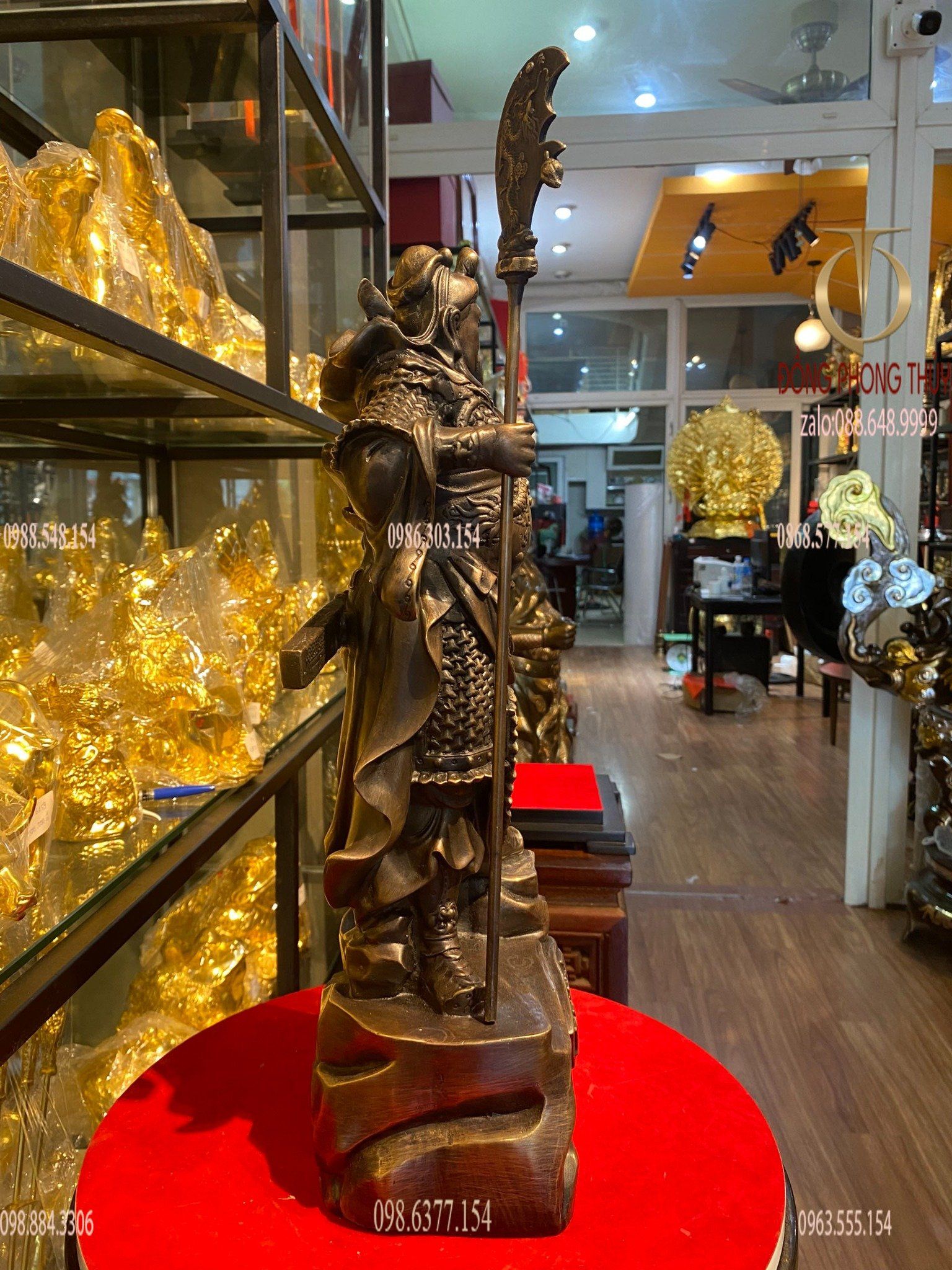 Tượng Quan Công