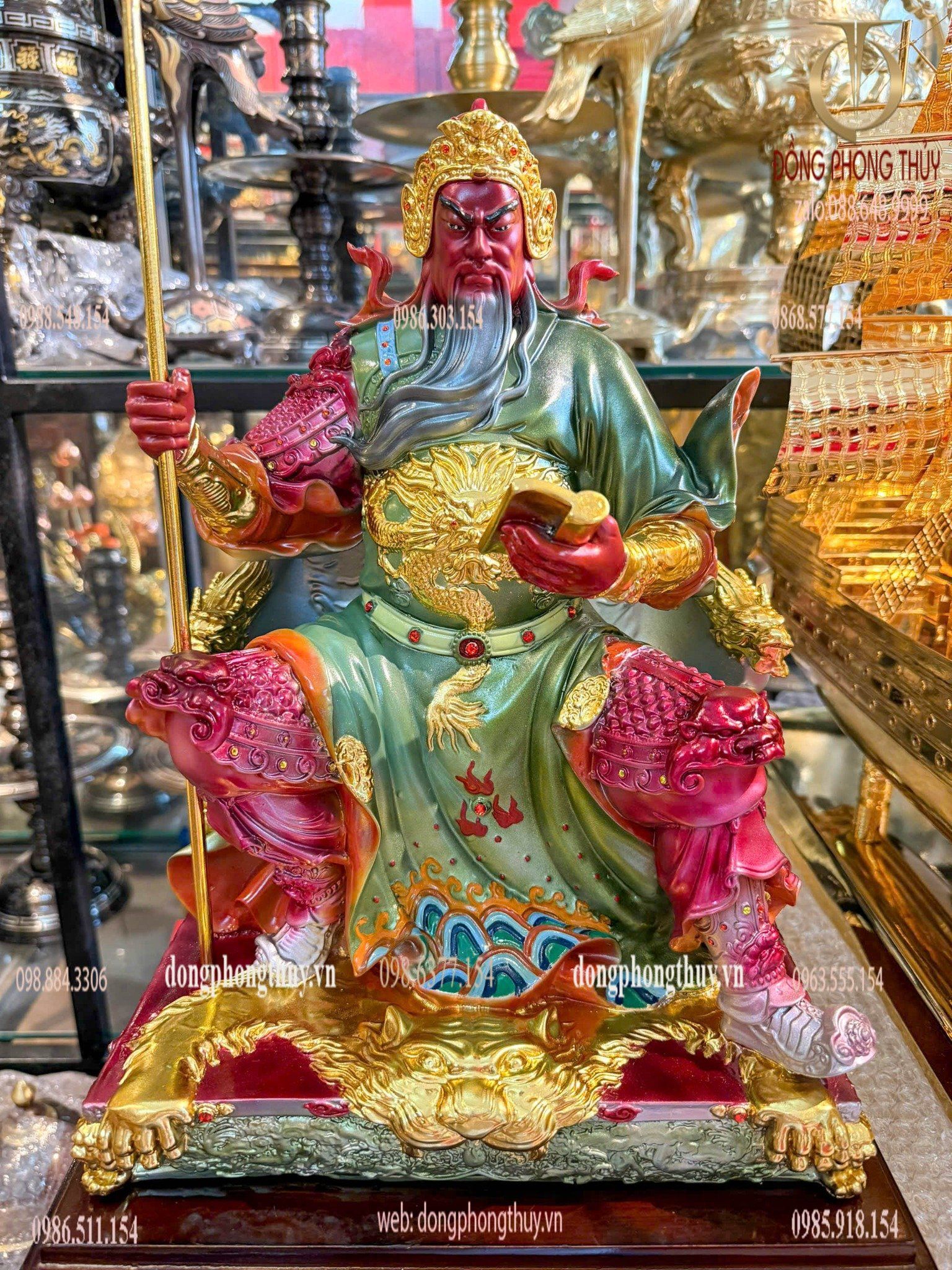 Tượng quan công vẽ màu