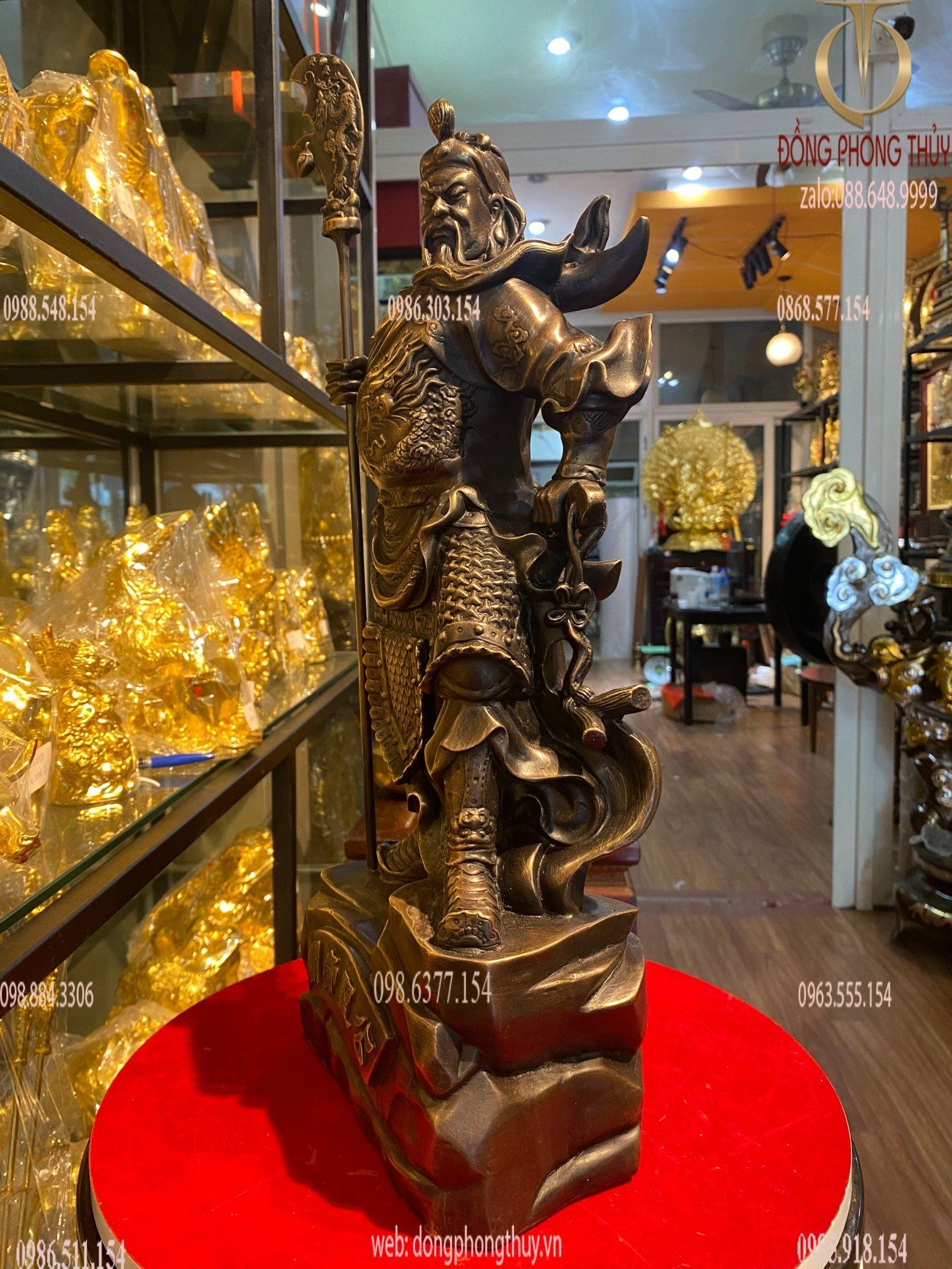 Tượng Quan Công