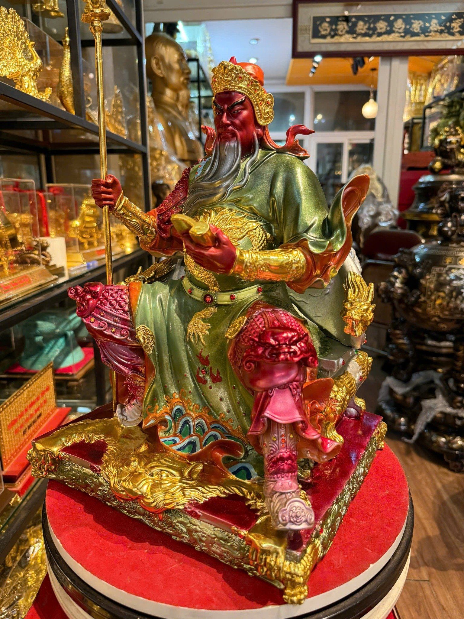 Quan thánh đế quân cao 40 nặng 13,5kg