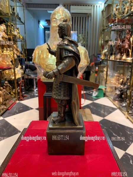 Quang Trung - Nguyễn Huệ bằng đồng cao 30cm ngang 9,5cm sâu 12cm nặng 2,5kg