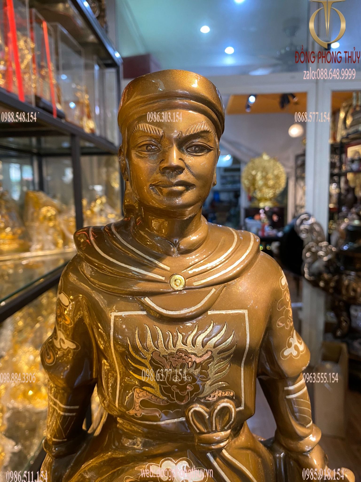 Tượng Quang Trung Nguyễn Huệ bằng đồng khảm tam khí Cao 69cm , ngang 22,5, sâu 24cm Nặng 21,7kg