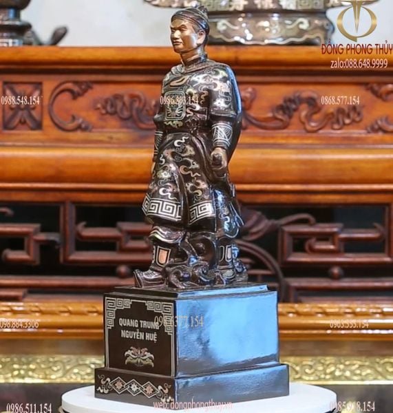 Tượng Quang Trung Nguyễn Huệ