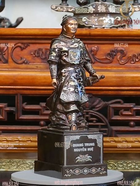 Tượng Quang Trung Nguyễn Huệ