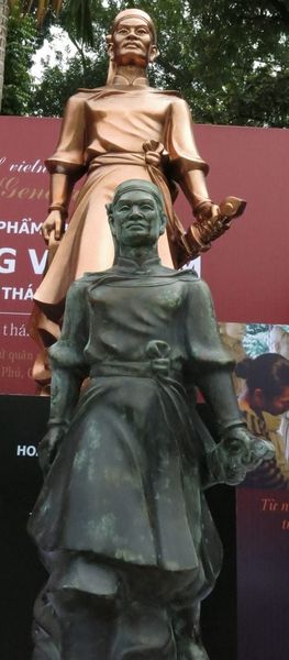 Tượng Quang Trung Nguyễn Huệ bằng đồng đỏ khảm tam khí